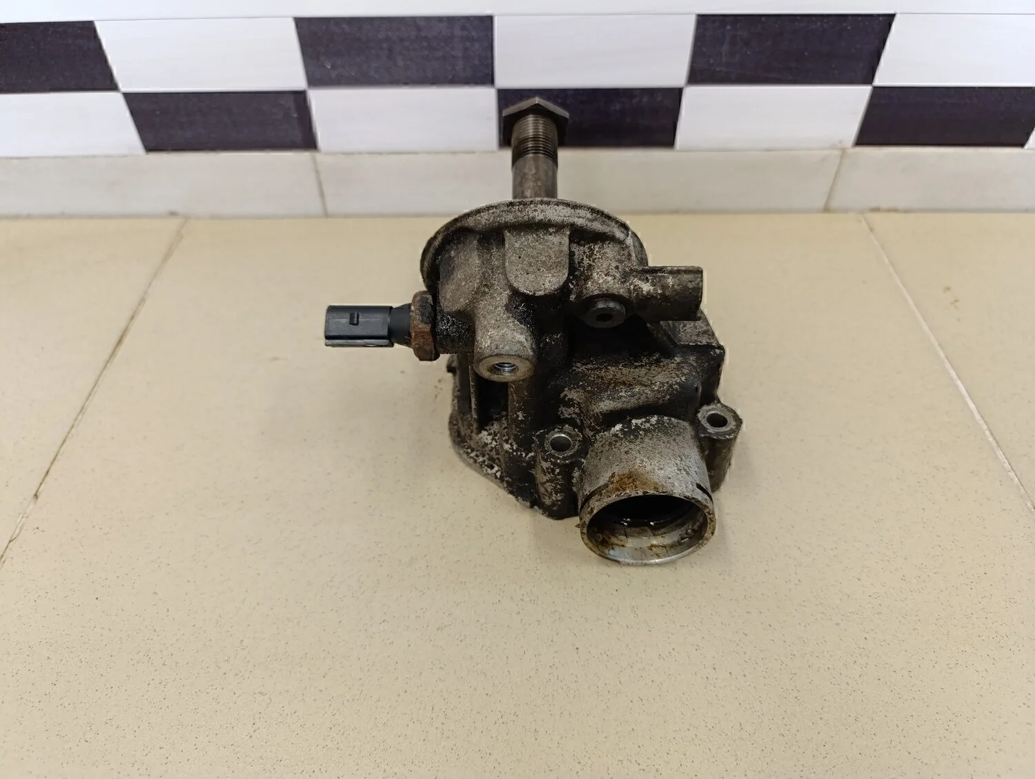 Кронштейн масляного фильтра Octavia (A4 1U-) 2000-2011