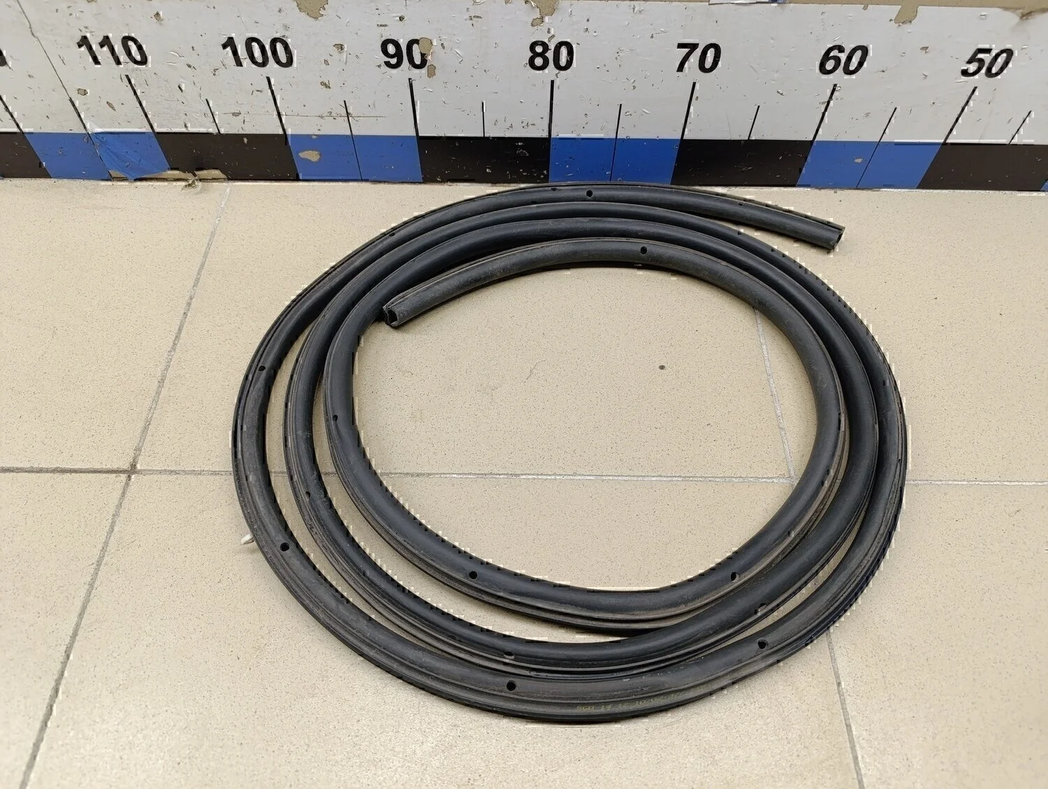 Уплотнитель двери Focus II 2005-2008