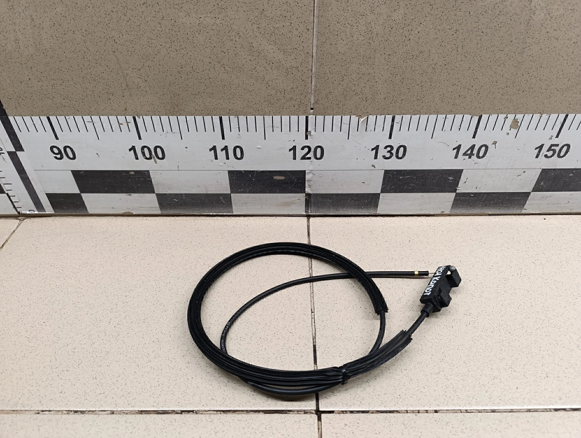 Трос открывания капота Golf VI 2009-2012