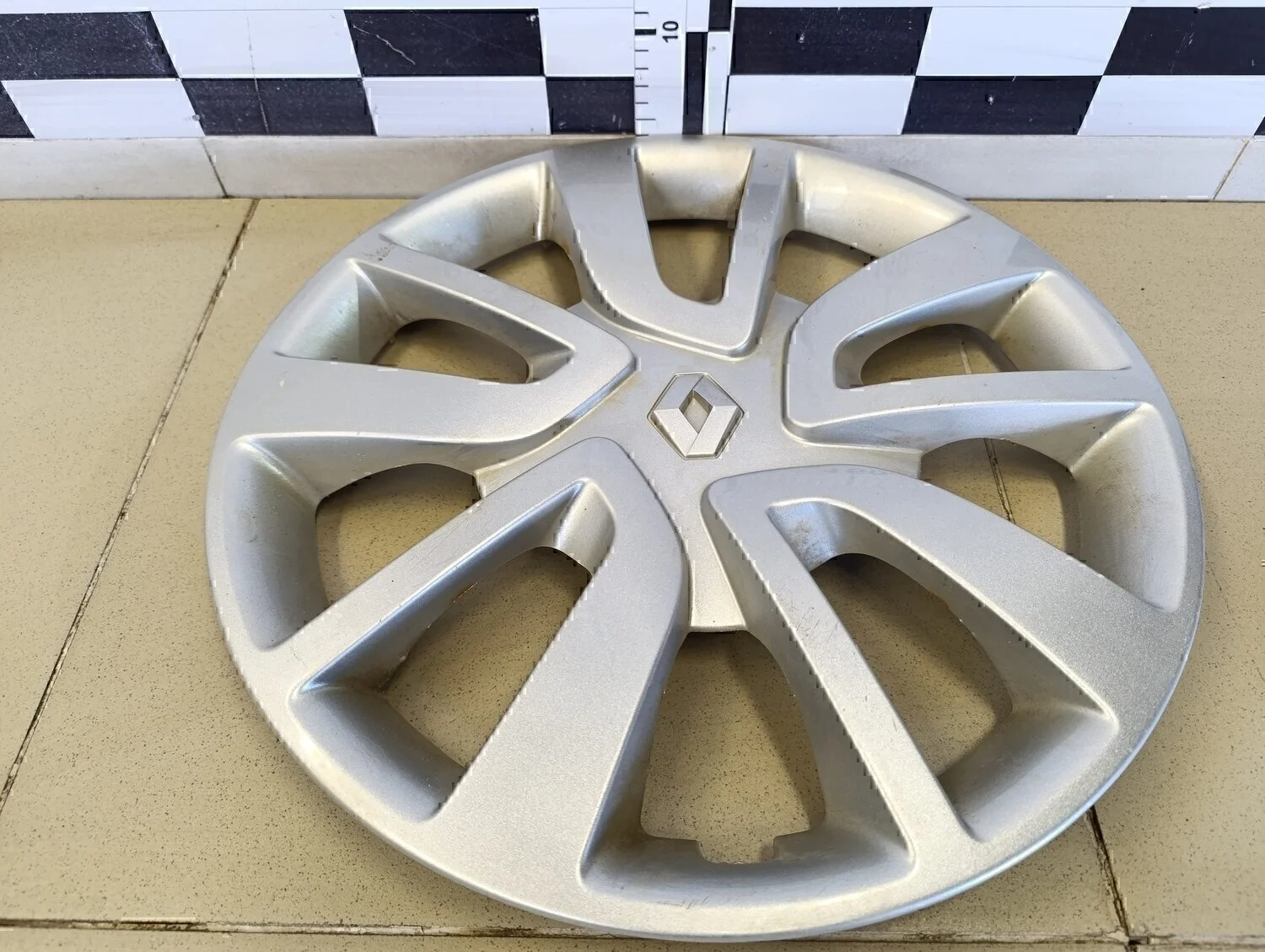 Колпак декоративный Sandero 2014>