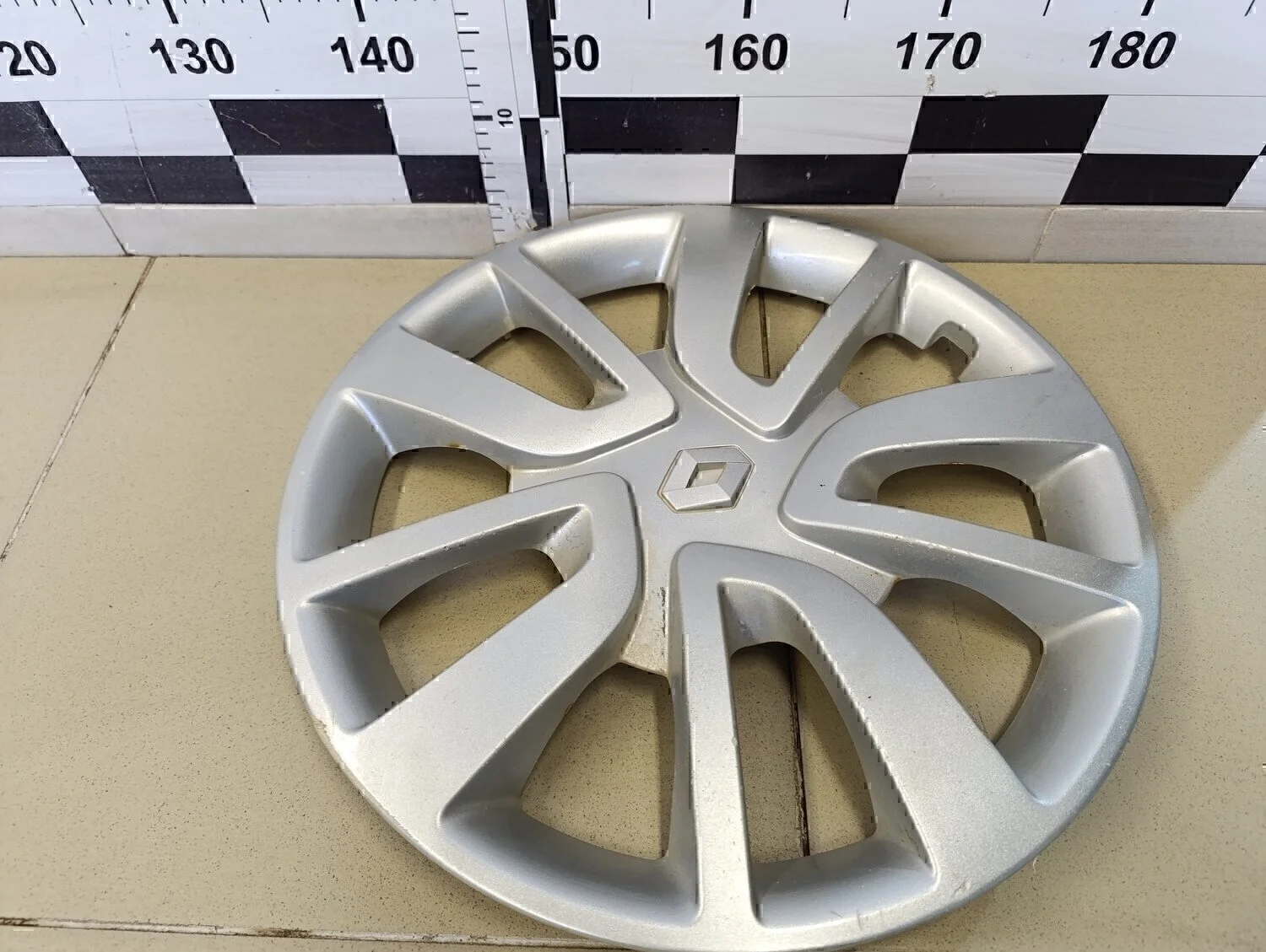 Колпак декоративный Sandero 2014>