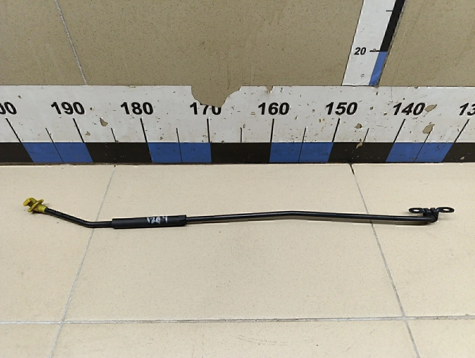 Держатель капота RIO 2017>