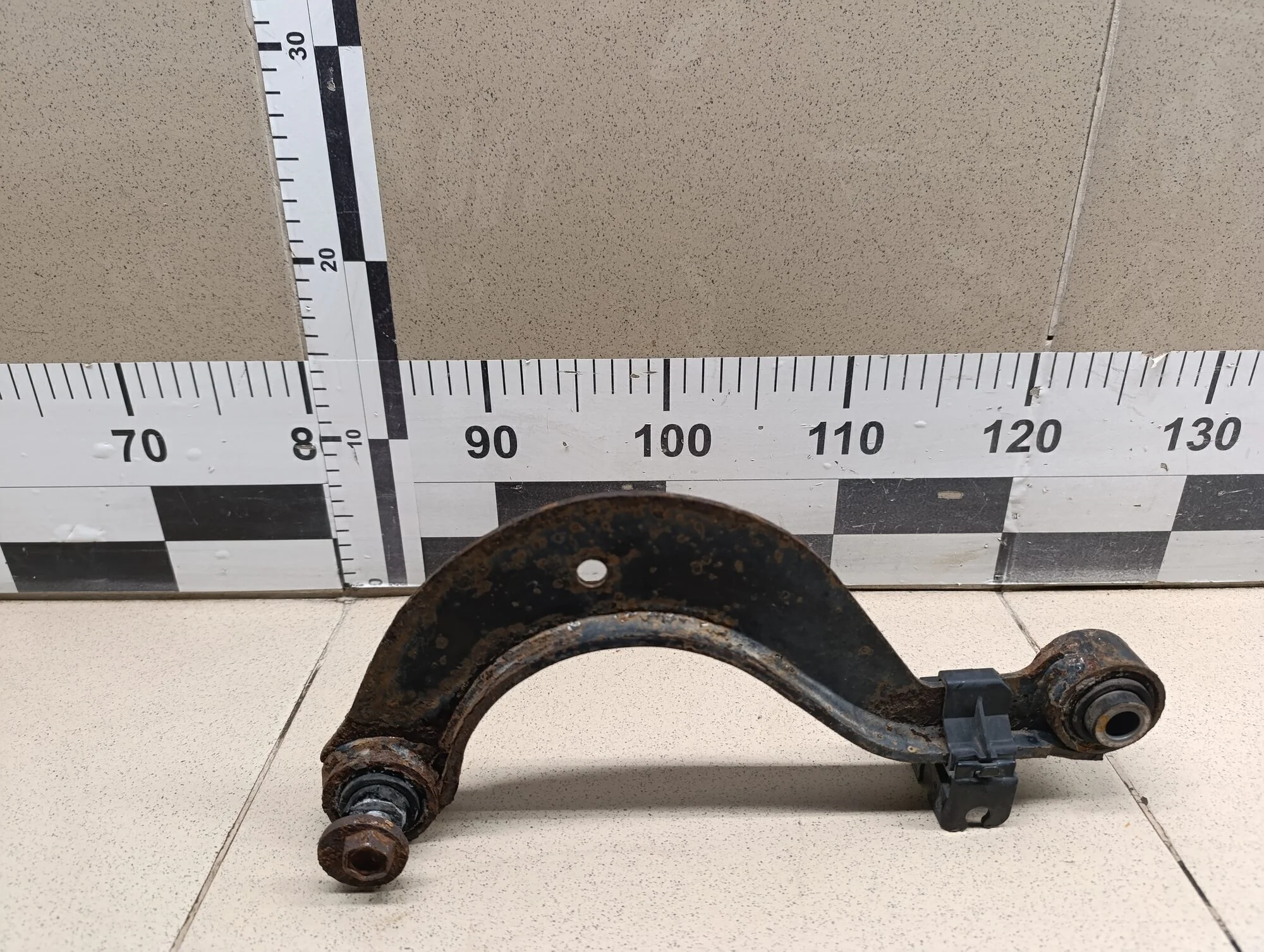 Рычаг задний верхний Tiguan 2007-2011