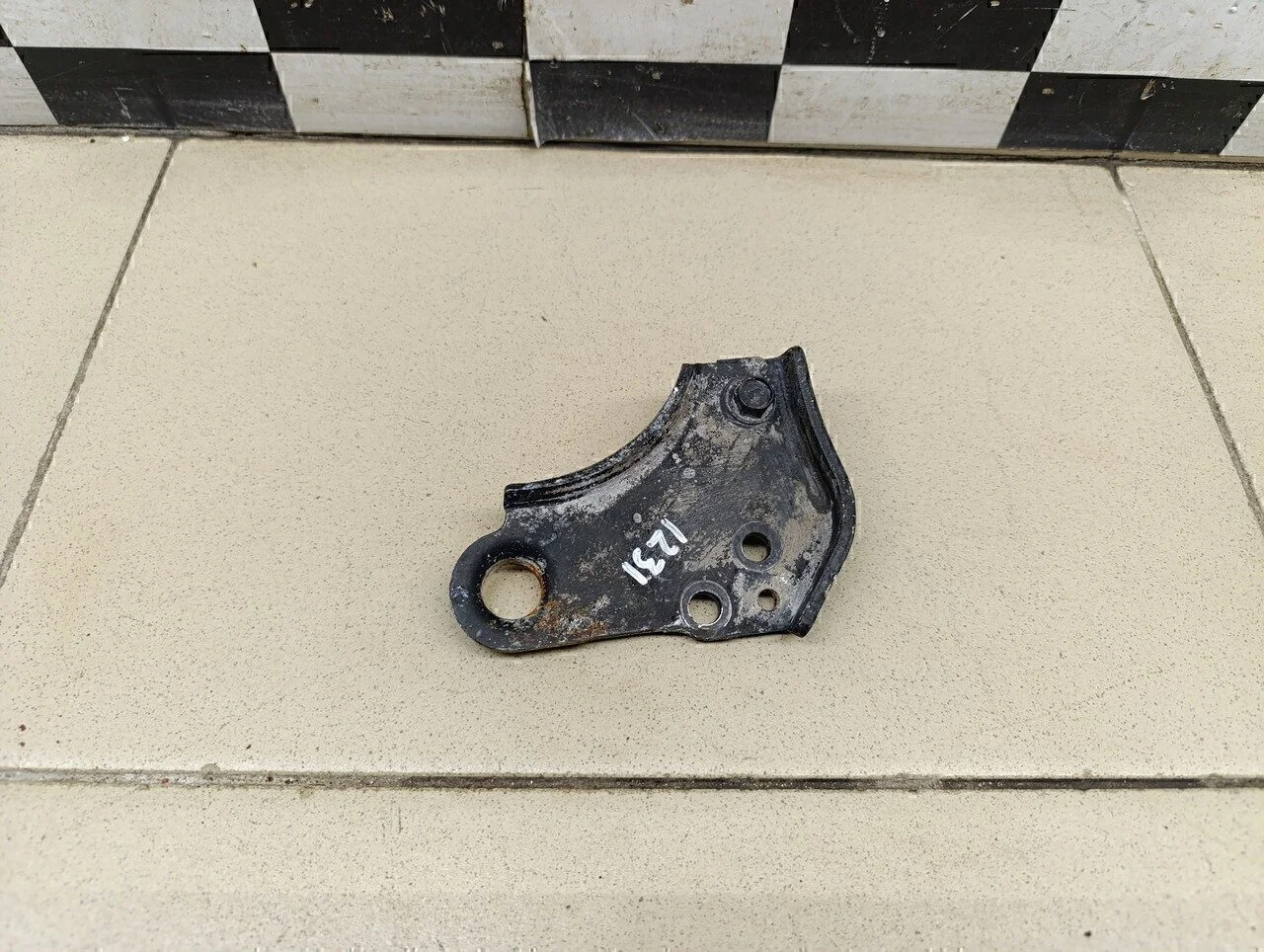 Кронштейн генератора Solaris 2010-2017