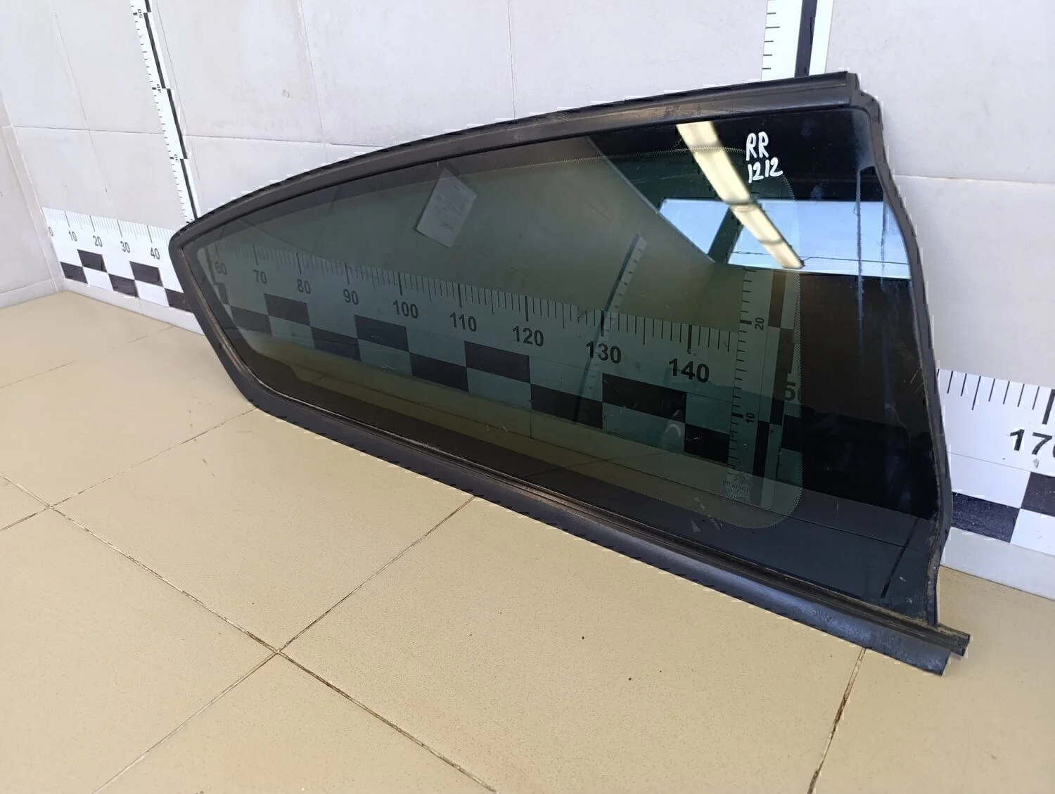 Стекло кузовное глухое правое C4 2005-2011