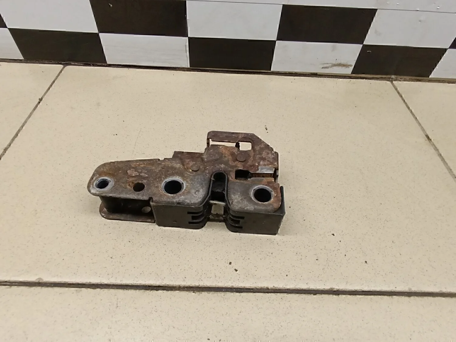 Замок капота Transporter T5 2003-2015