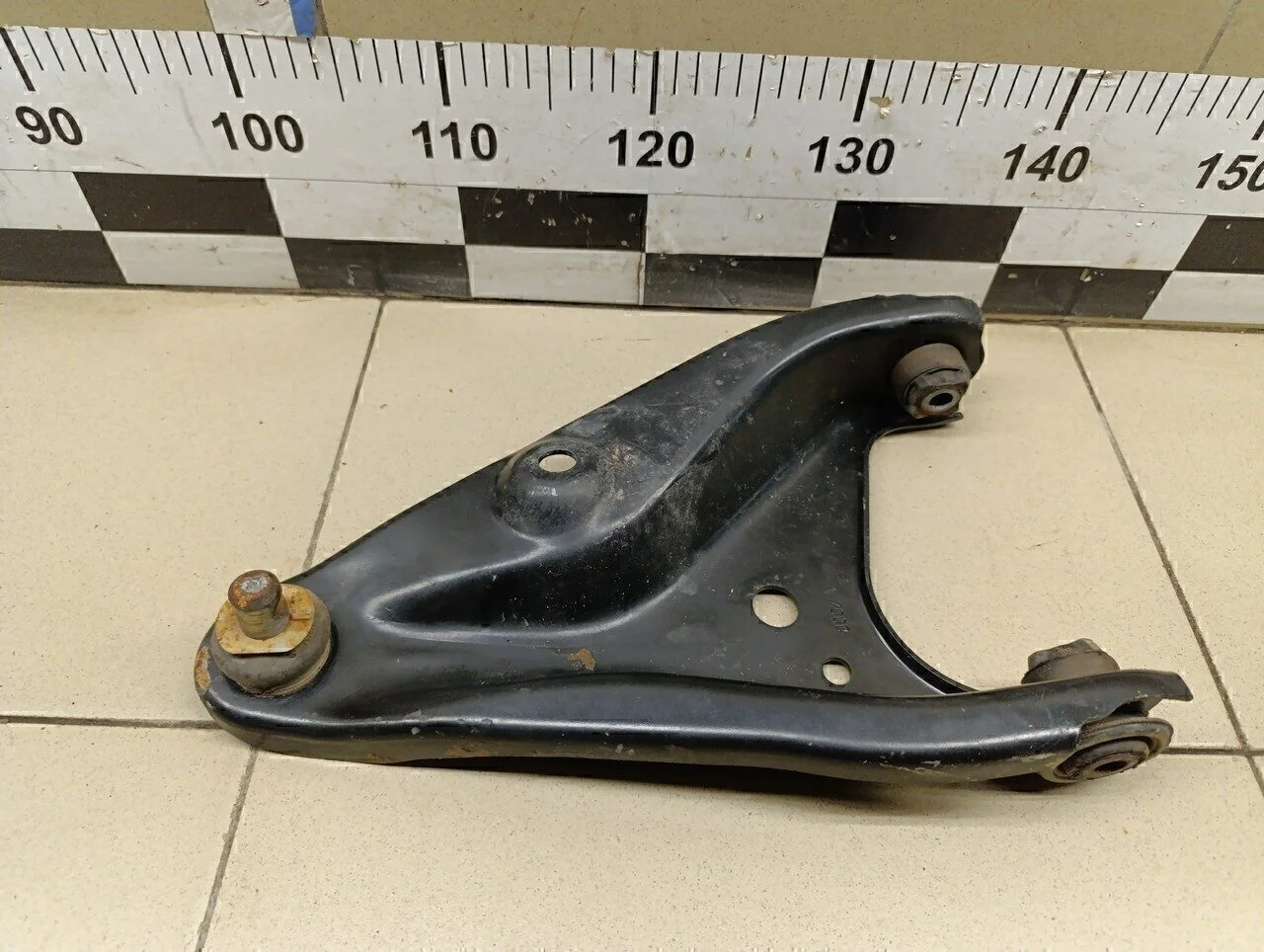 Рычаг передний правый Lada Largus 2011>