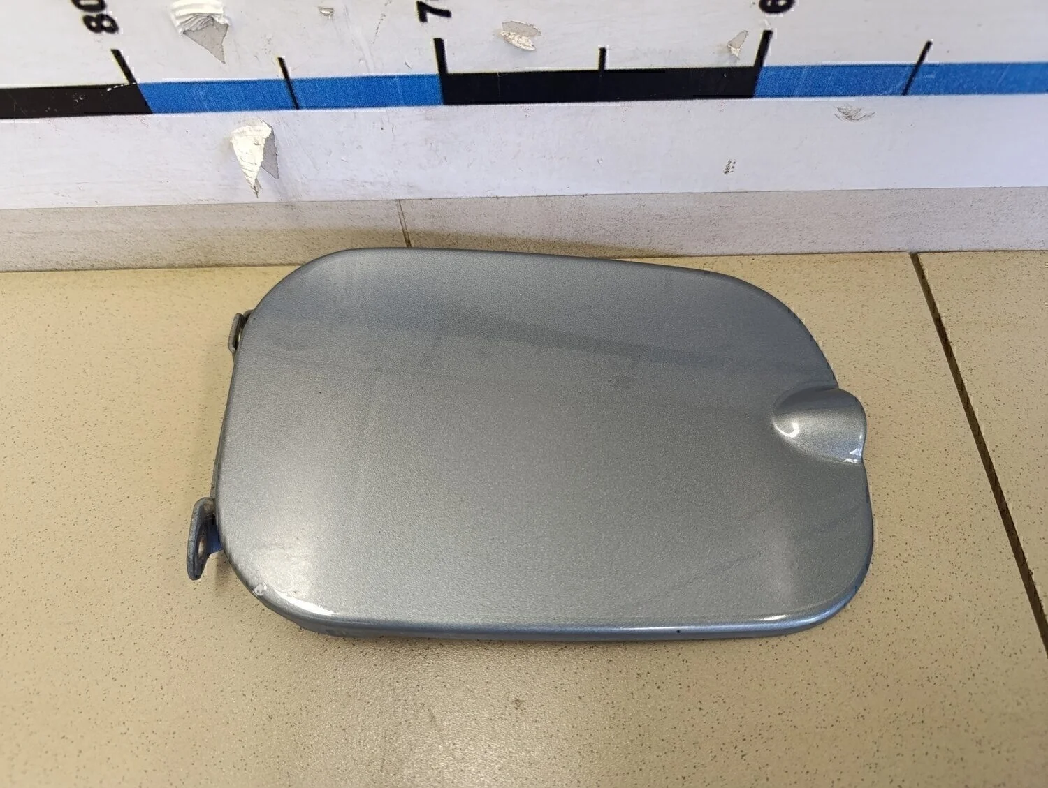 Лючок бензобака Sandero 2009-2014