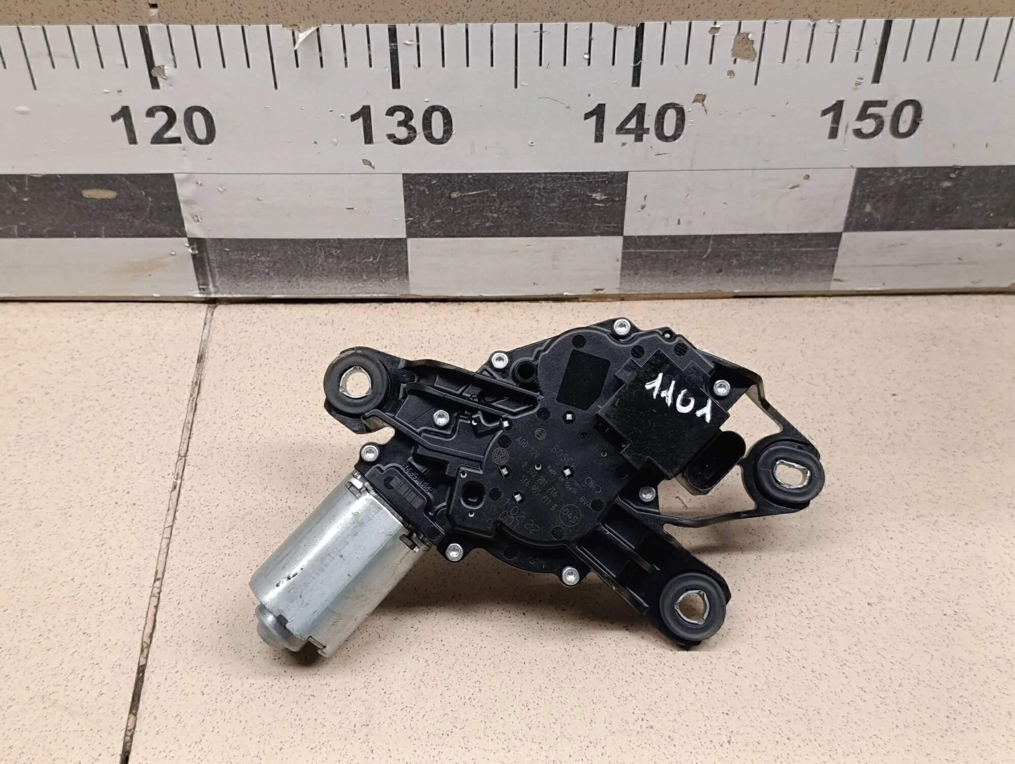 Моторчик стеклоочистителя задний Touran 2010-2016