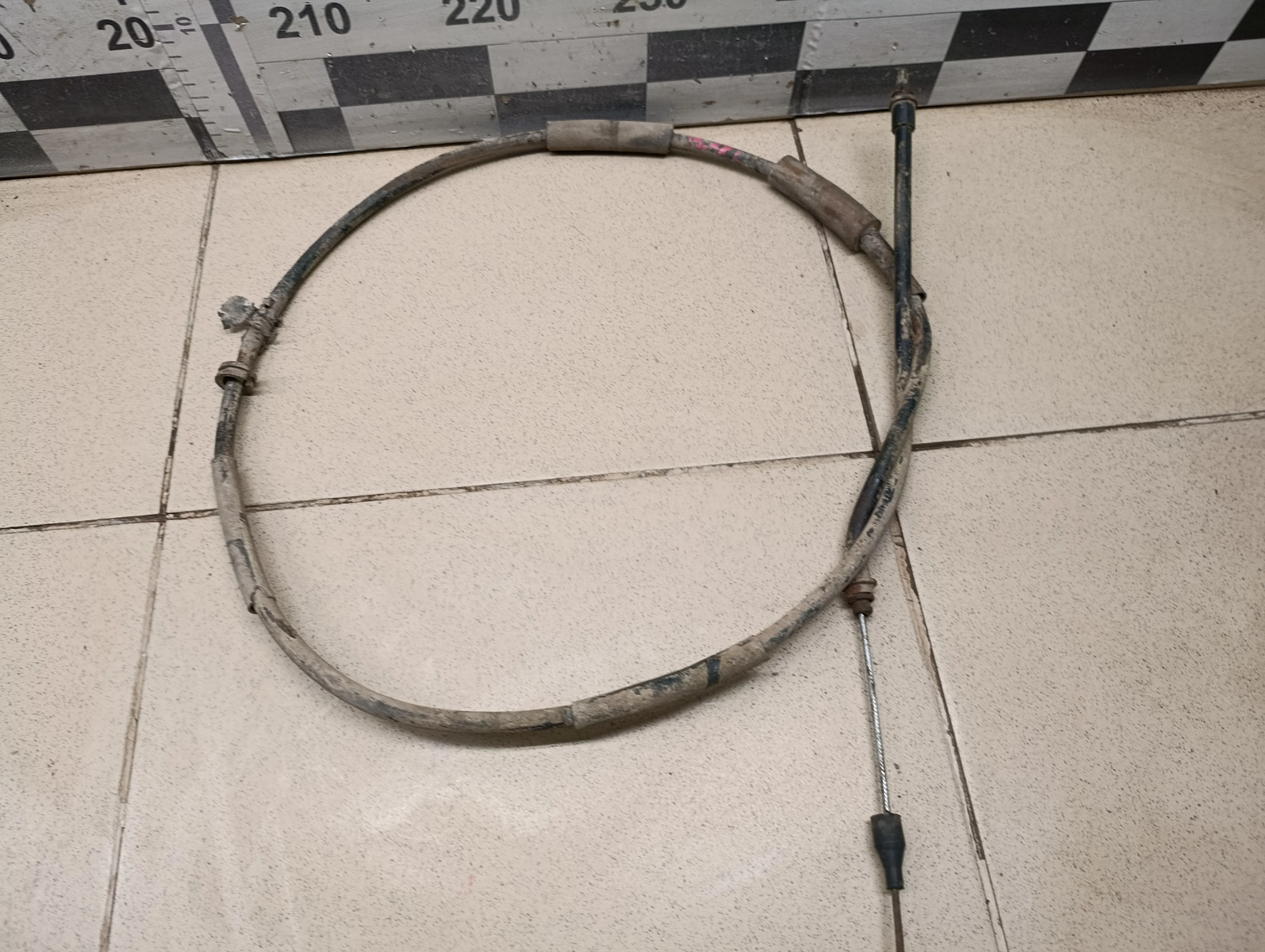 Трос стояночного тормоза Mondeo III 2000-2007