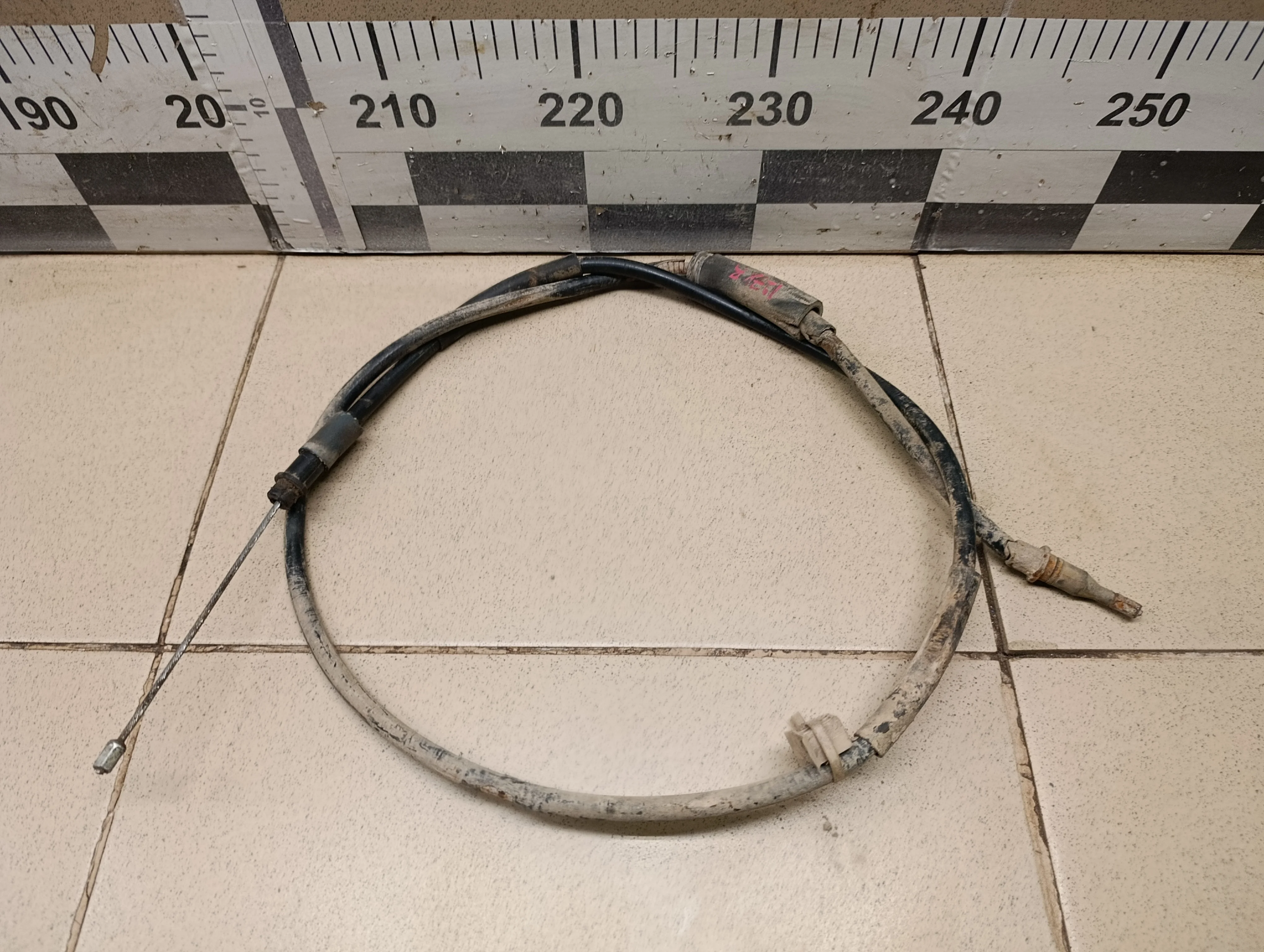 Трос стояночного тормоза Mondeo III 2000-2007