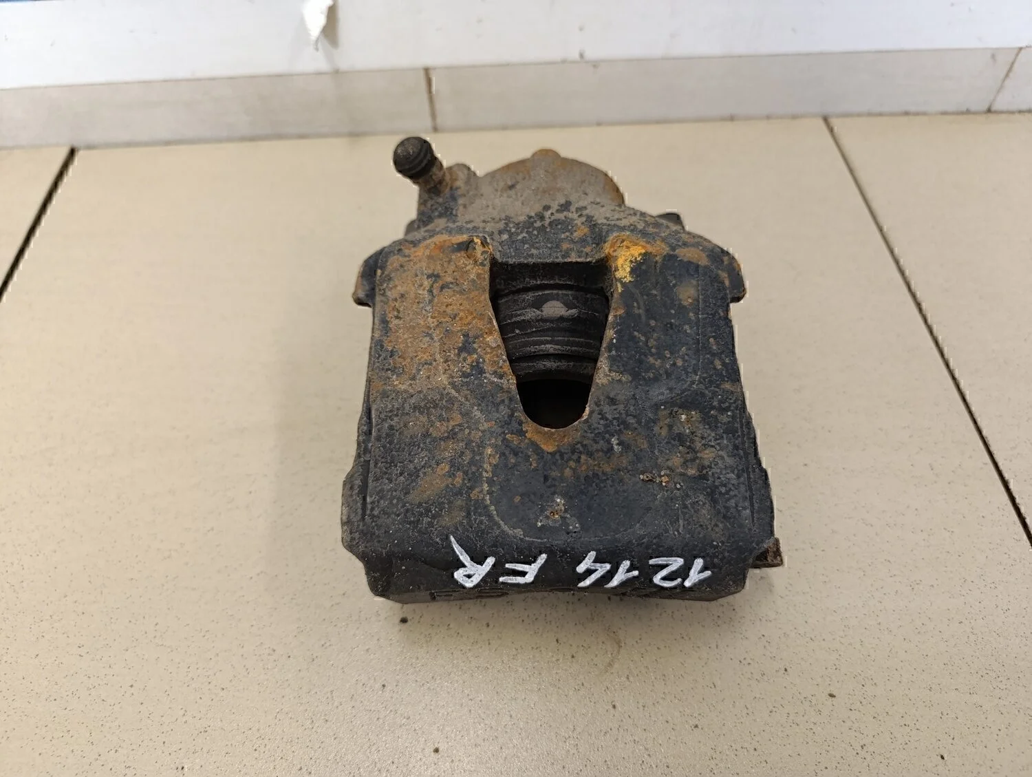 Суппорт передний правый A3 (8L1) 1996-2003