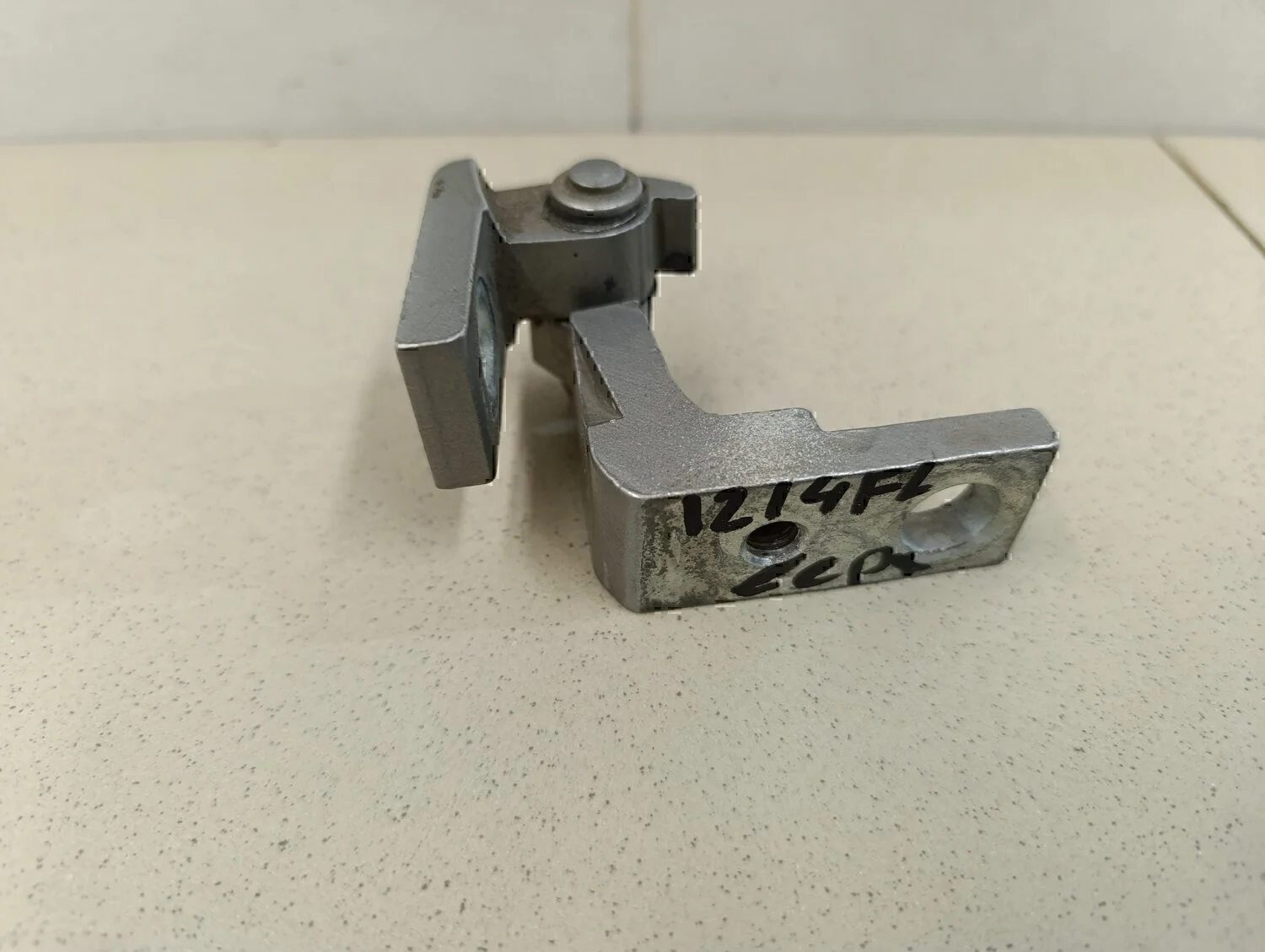 Петля двери Octavia (A4 1U-) 2000-2011