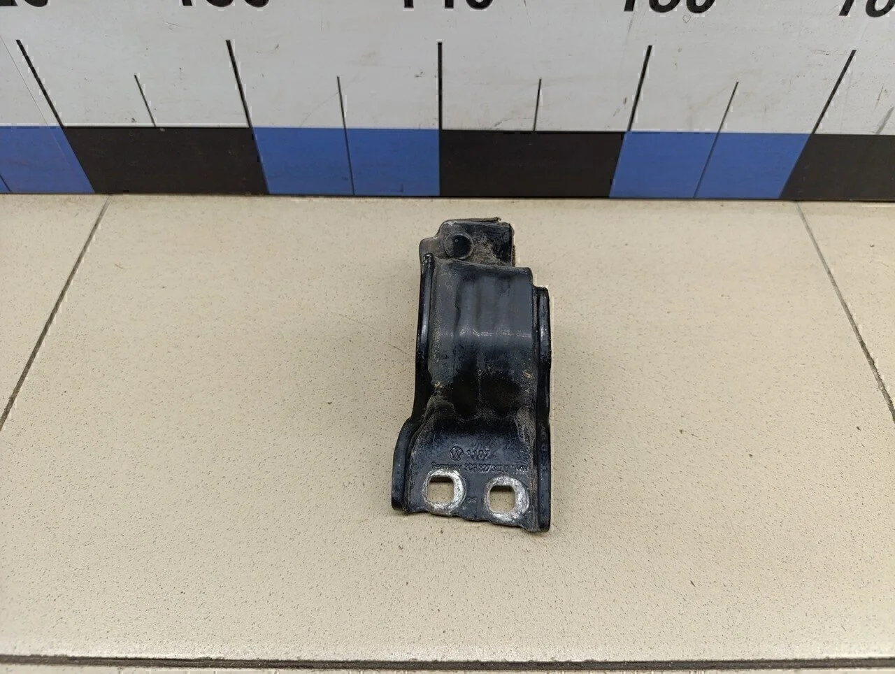 Петля двери багажника Passat [B6] 2005-2010