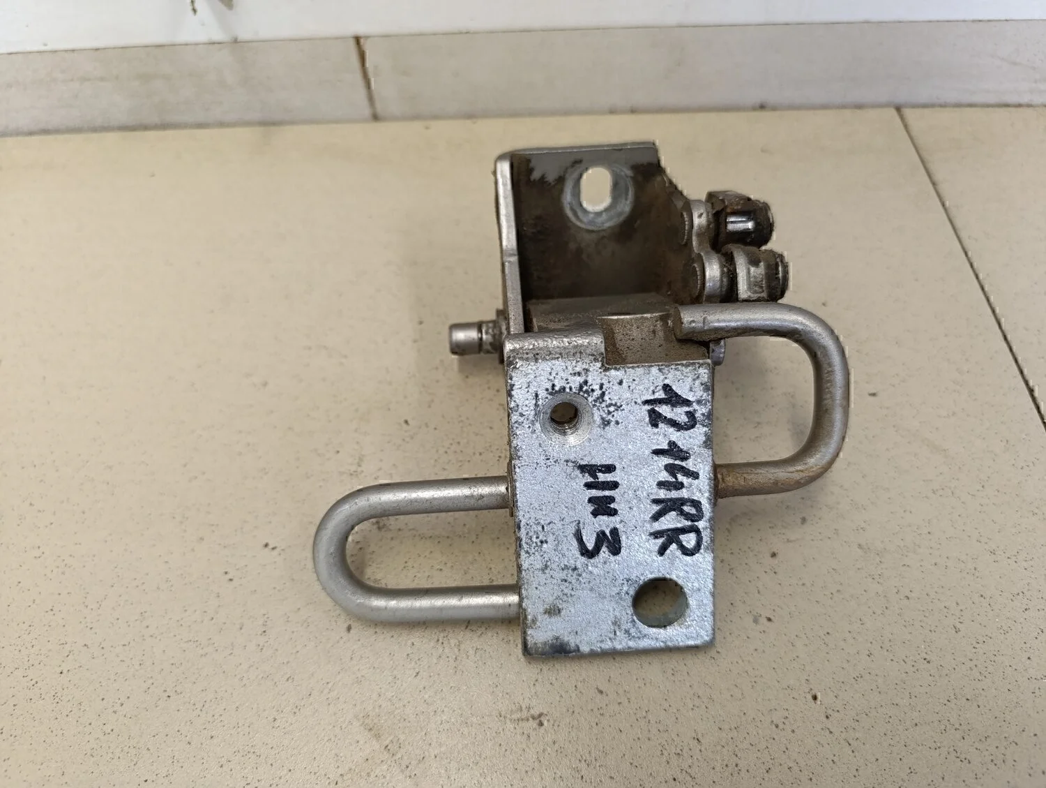 Петля двери задней правой нижняя A6 [C5] 1997-2004