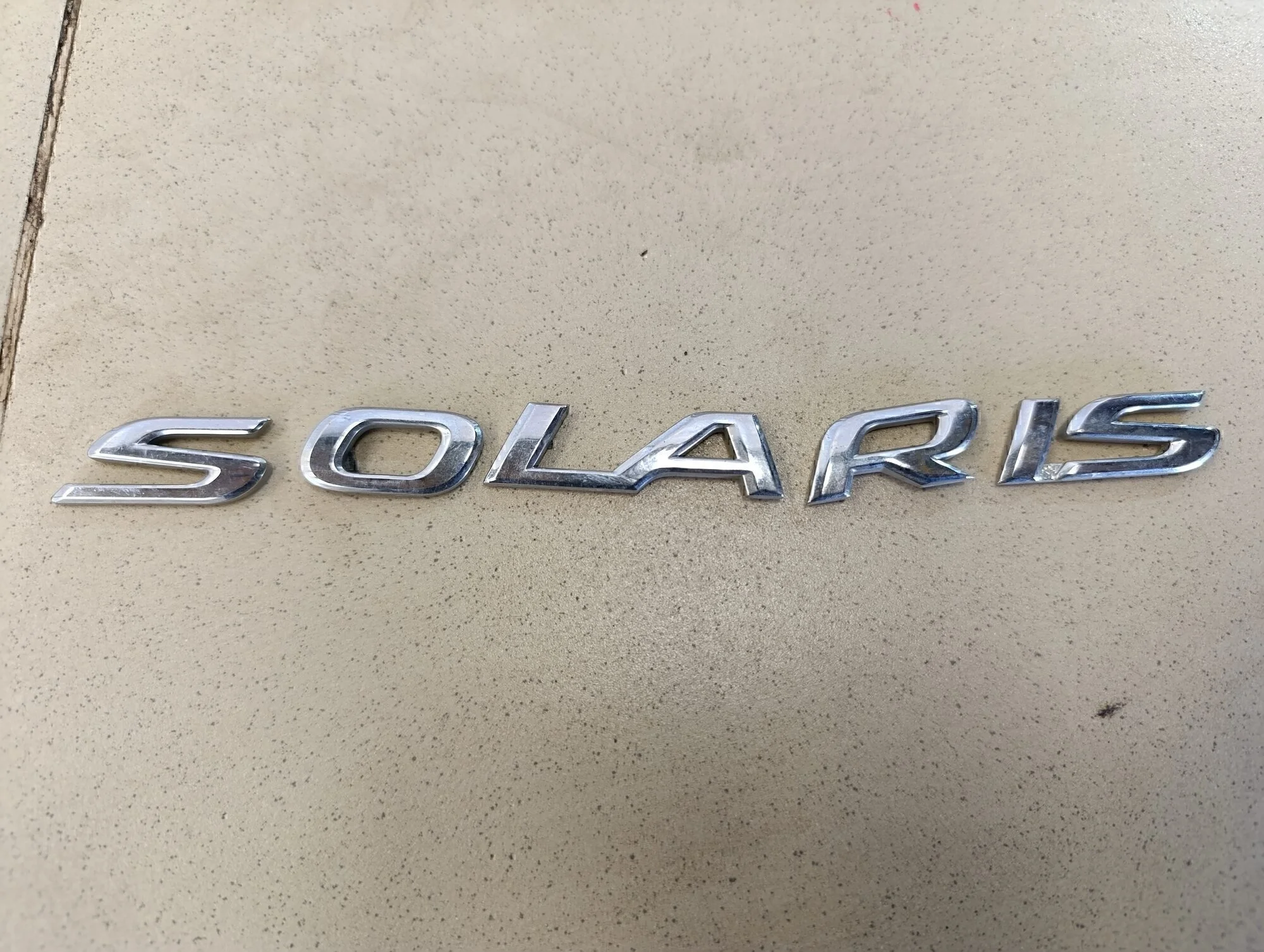 Эмблема на крышку багажника Solaris 2010-2017