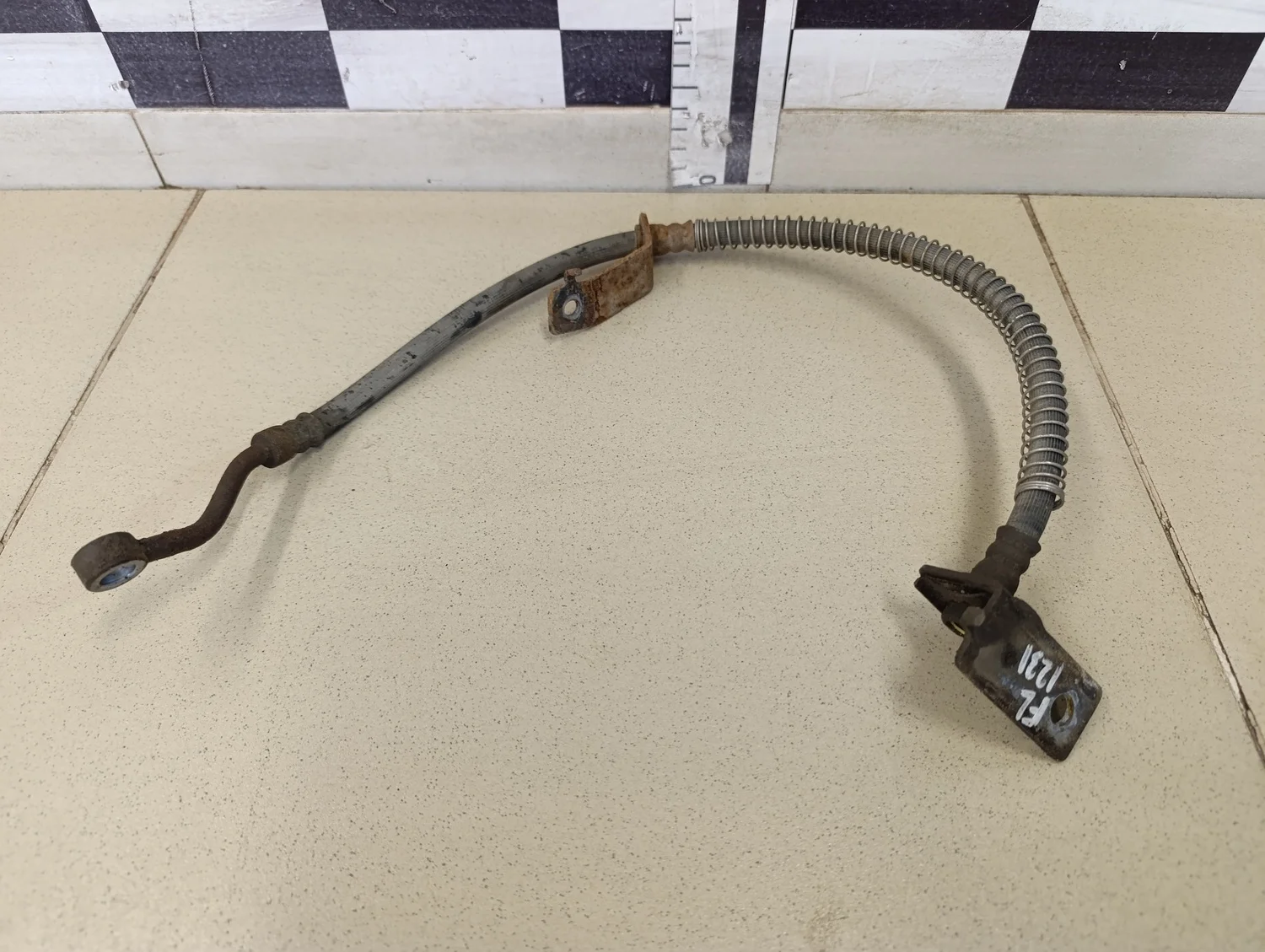 Шланг тормозной передний левый Solaris 2010-2017