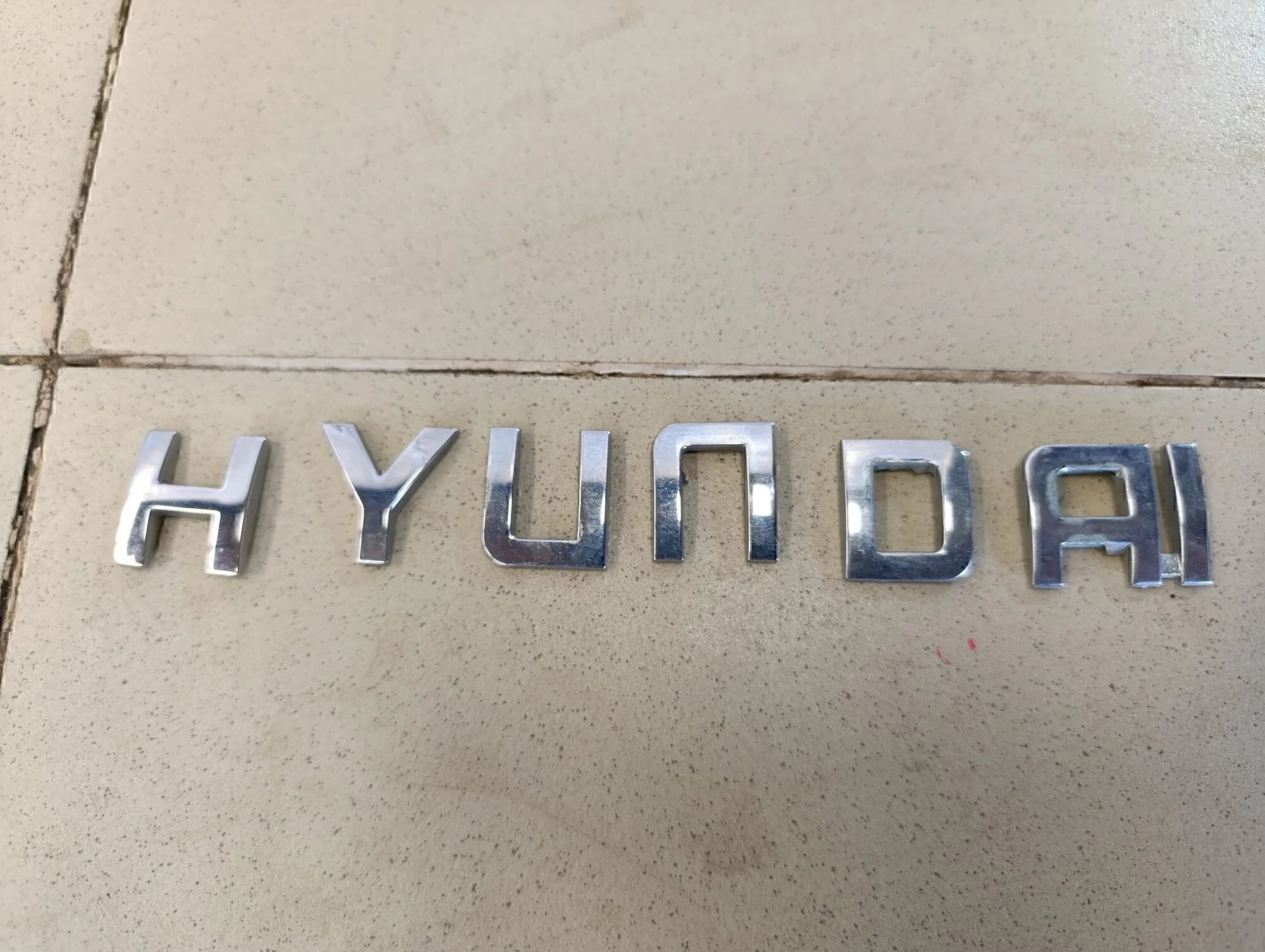 Эмблема на крышку багажника Solaris 2010-2017