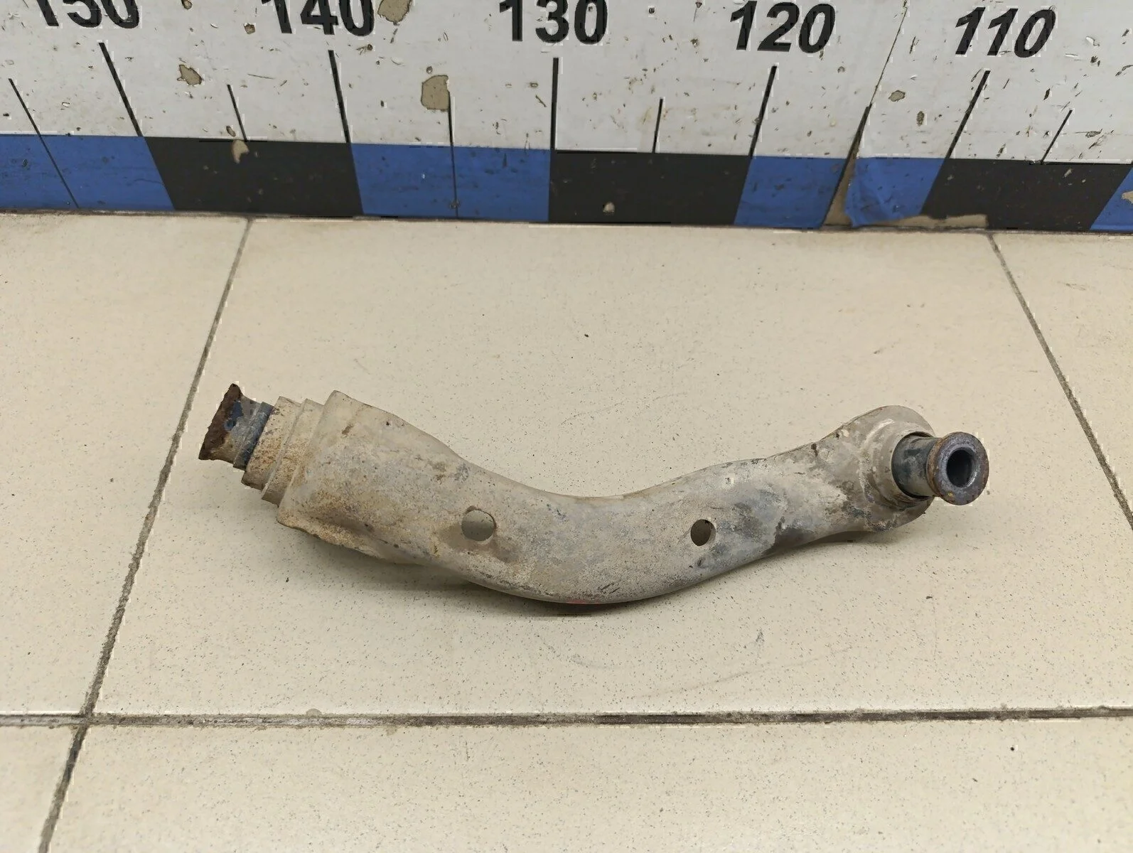 Кронштейн передней балки Megane II 2002-2009