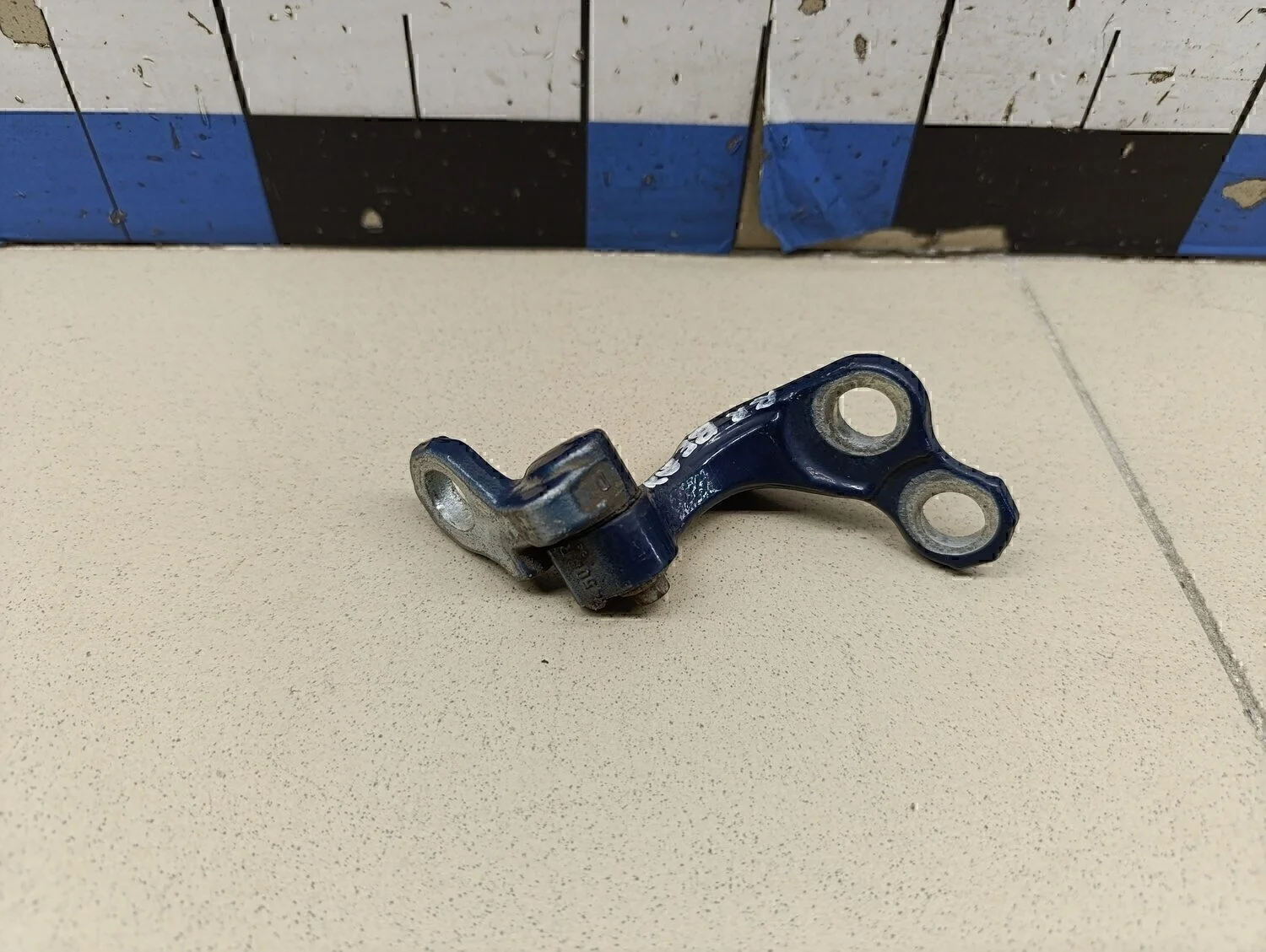 Петля двери задней правой верхняя Focus II 2005-2008