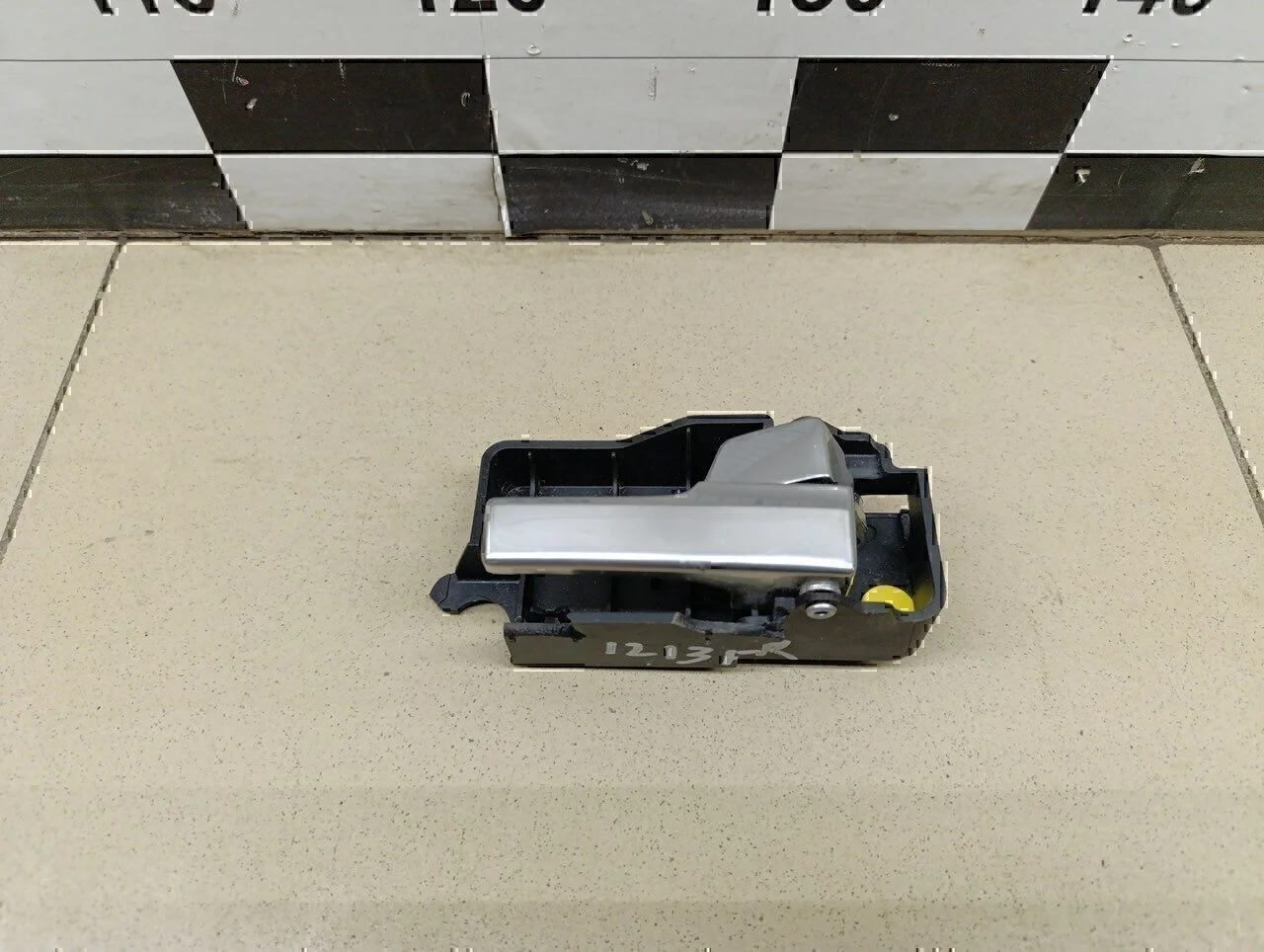 Ручка двери внутренняя правая Focus II 2005-2008