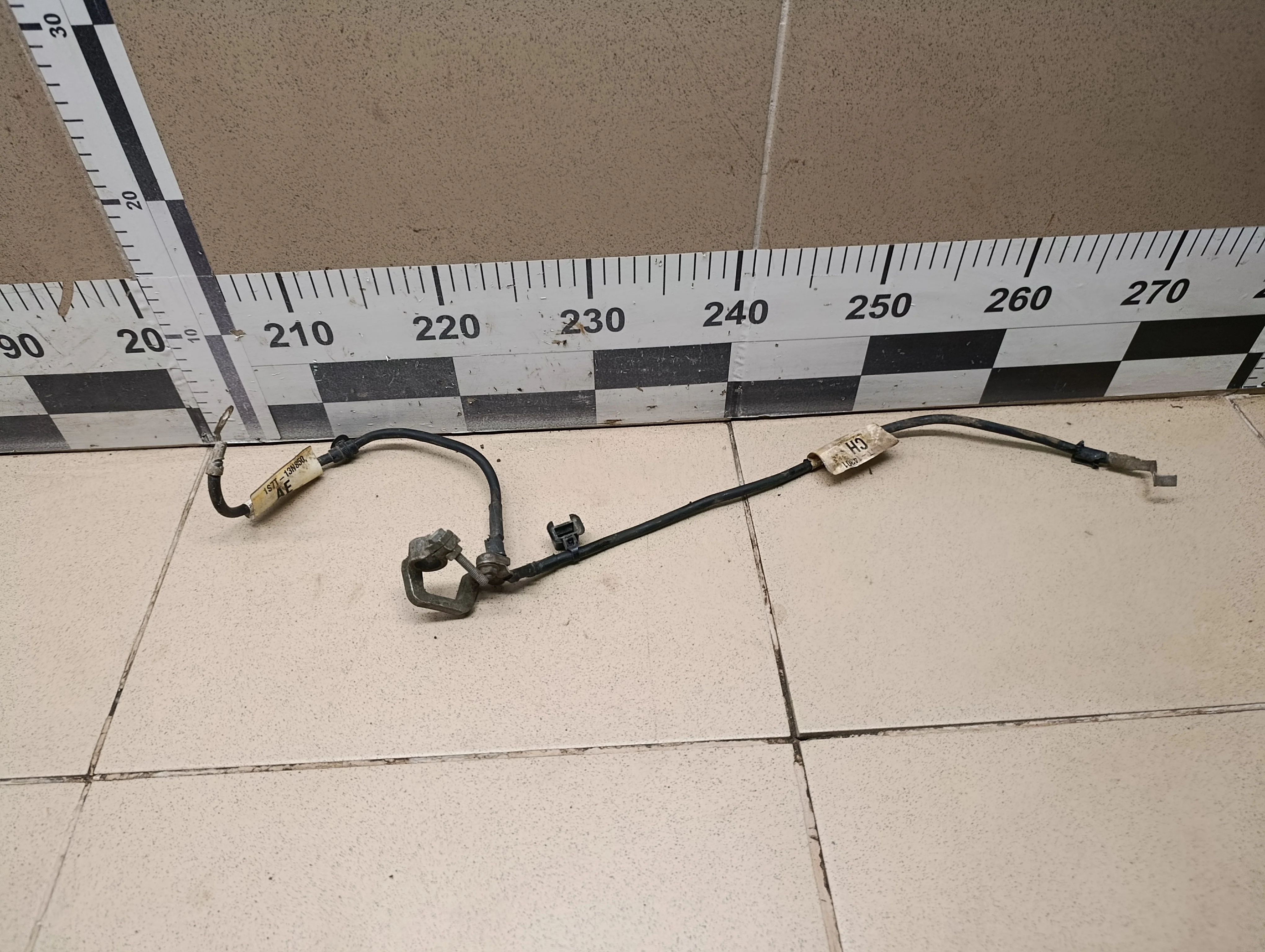 Клемма аккумулятора минус  Mondeo III 2000-2007