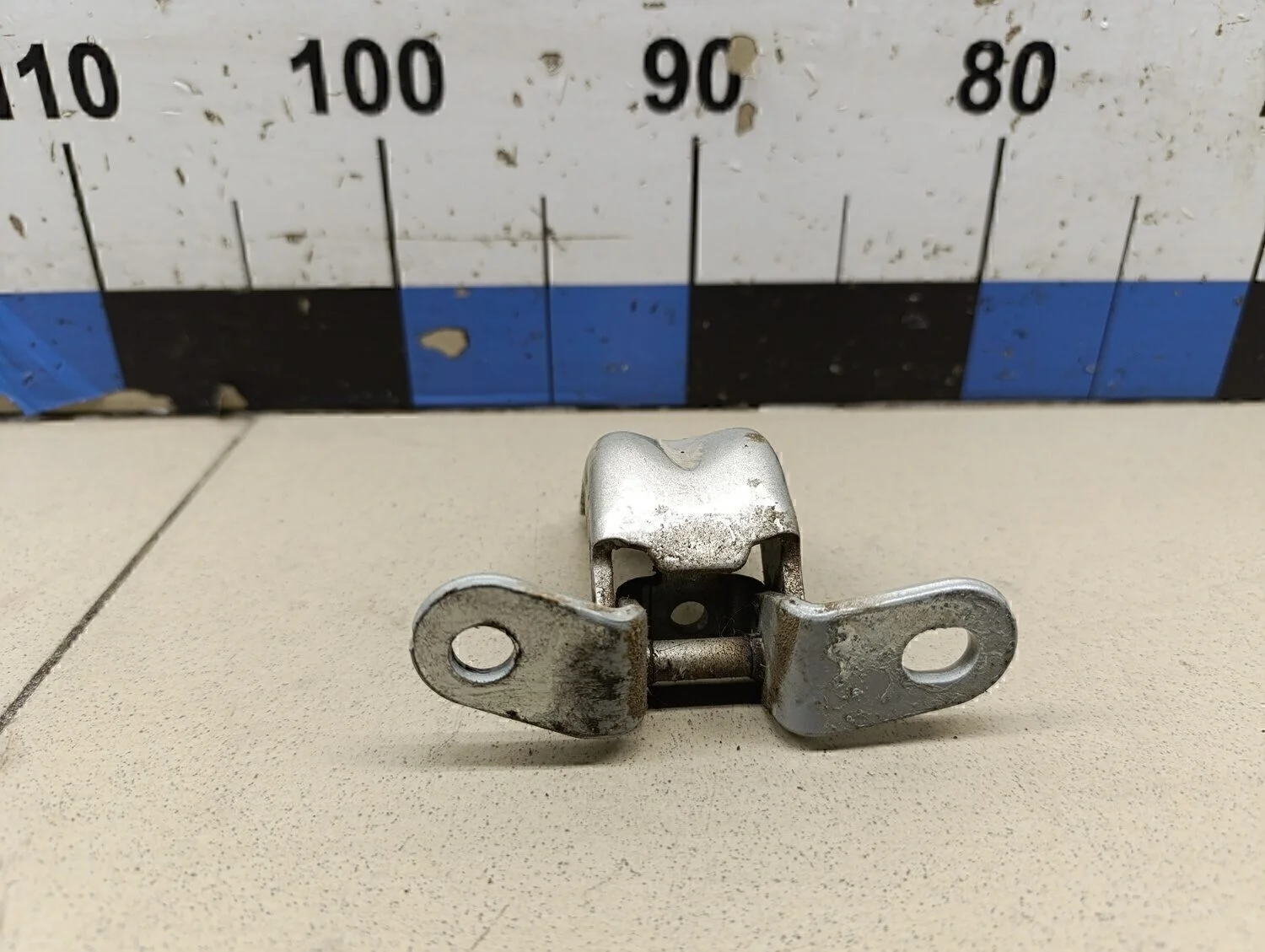 Петля двери Ceed 2007- 2012