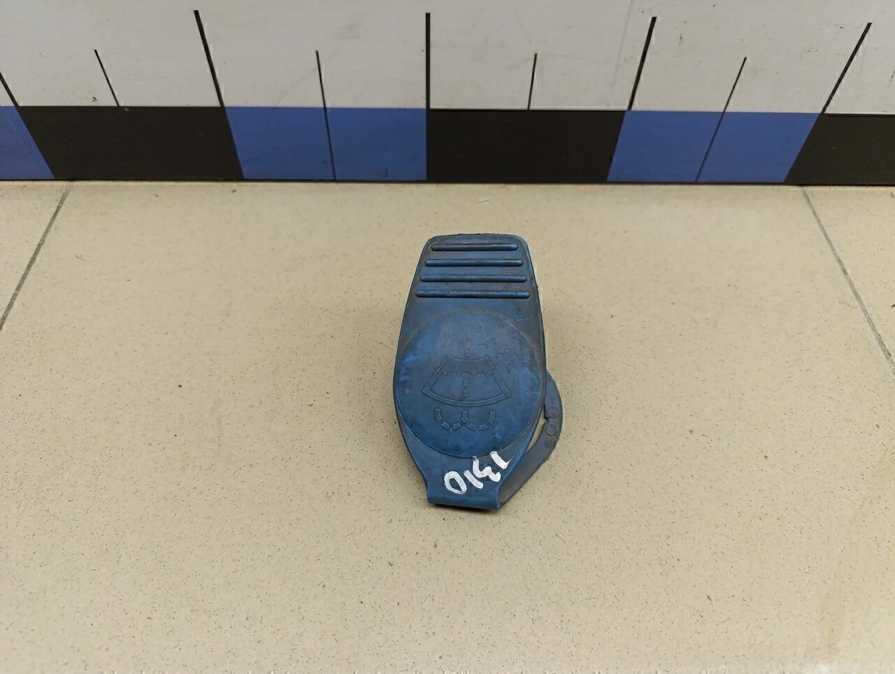 Крышка бачка омывателя 100 [C4] 1991-1994