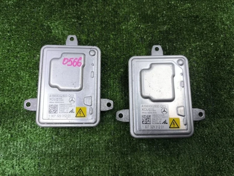 Блок розжига ксенона Mercedes-Benz C-class 2012 A1669002800 W204 271.820