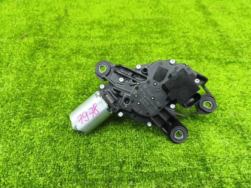 Моторчик стеклоочистителя задний volkswagen Golf 2012 5K6955711B 6 CCZ