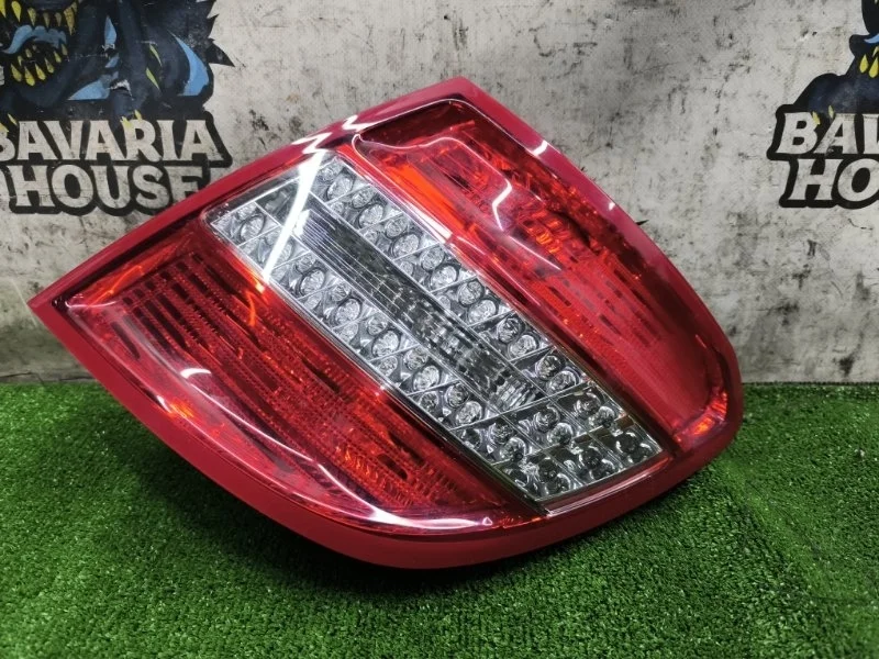 Фонарь задний правый Mercedes-Benz C-class 2010 A2049069602 W204 271.860