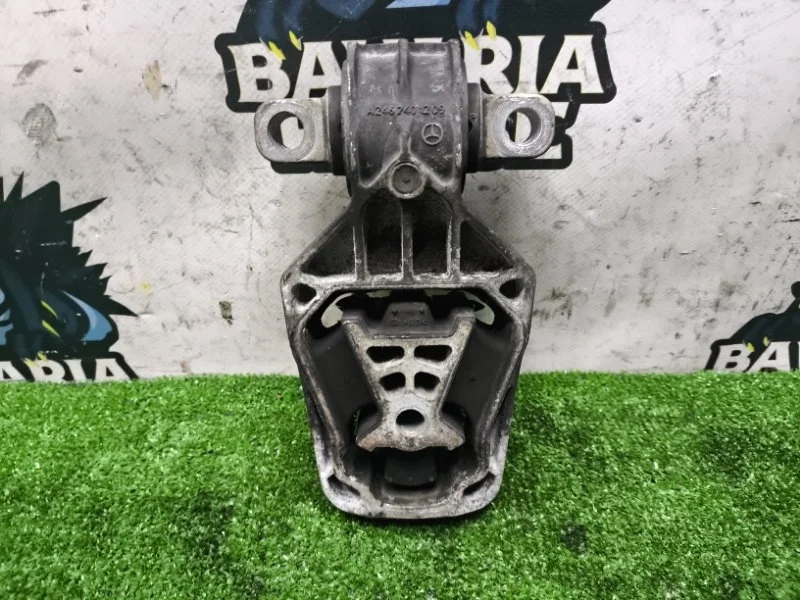 Подушка двигателя Mercedes-Benz GLA-class 2014 A2462401209 X156 270.920