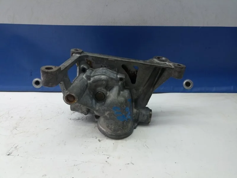 Насос масляный Audi A6 2001 078115105D C5 2.7 BES