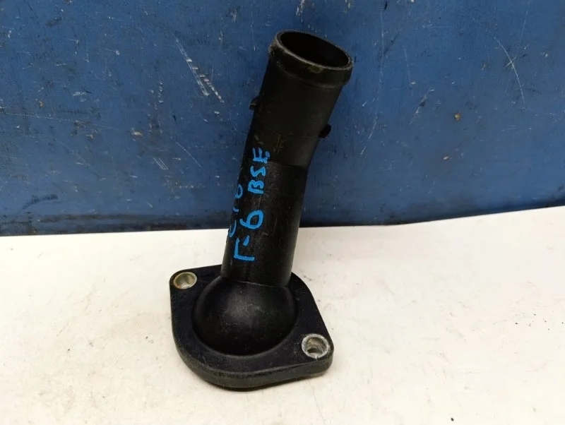 Крышка корпуса термостата Volkswagen Golf 6 2012 06A121121C 1.6 BSE