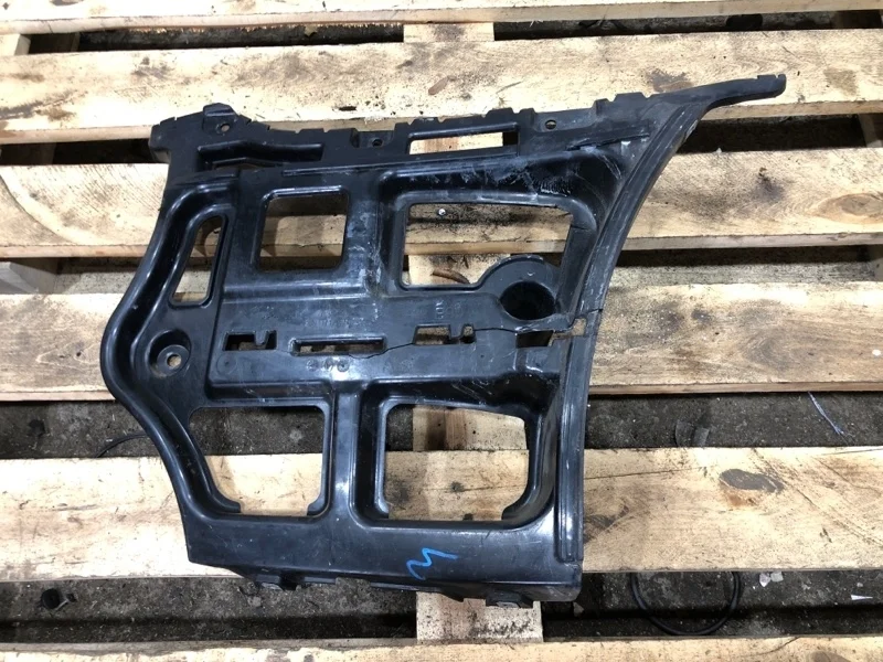 Кронштейн бампера BMW 3 2007 51127058520 E90 N46B20, задний правый