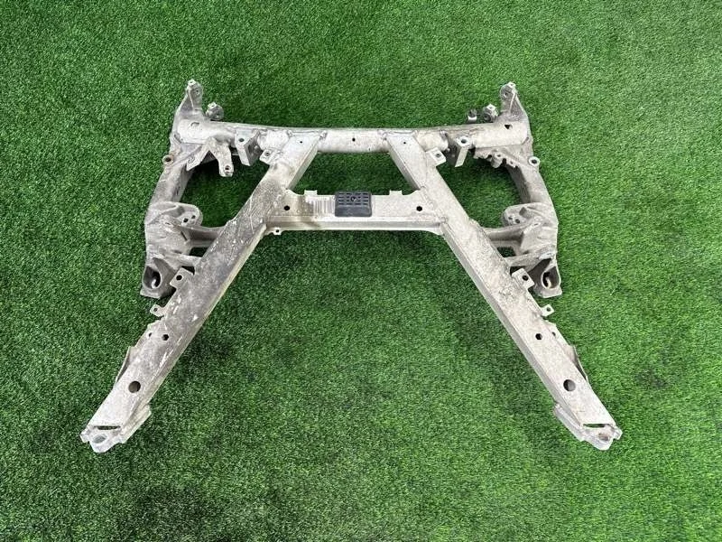 Подрамник BMW 5 2001 31106755072 E39 TOURING M54B30, передний