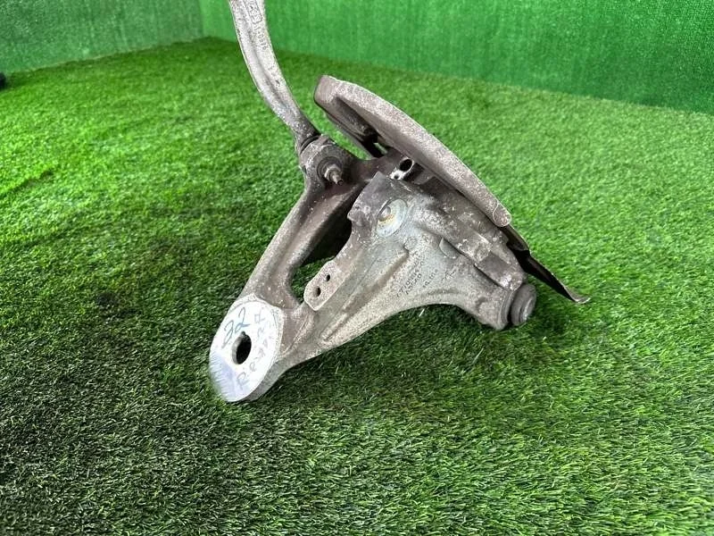 Цапфа BMW X5 2007 31216869870 E70 N52B30, задняя правая