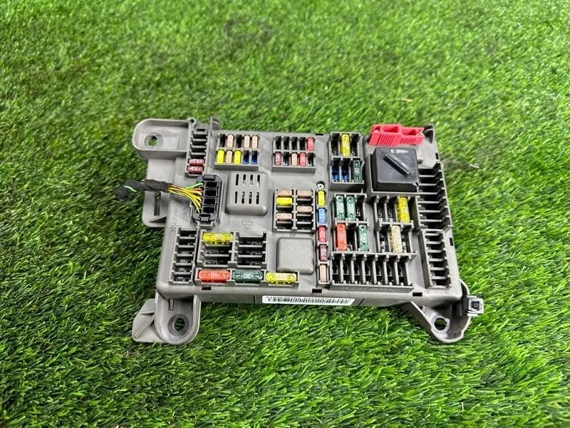 Блок предохранителей BMW X5 2007 61146931687 E70 N52B30, задний