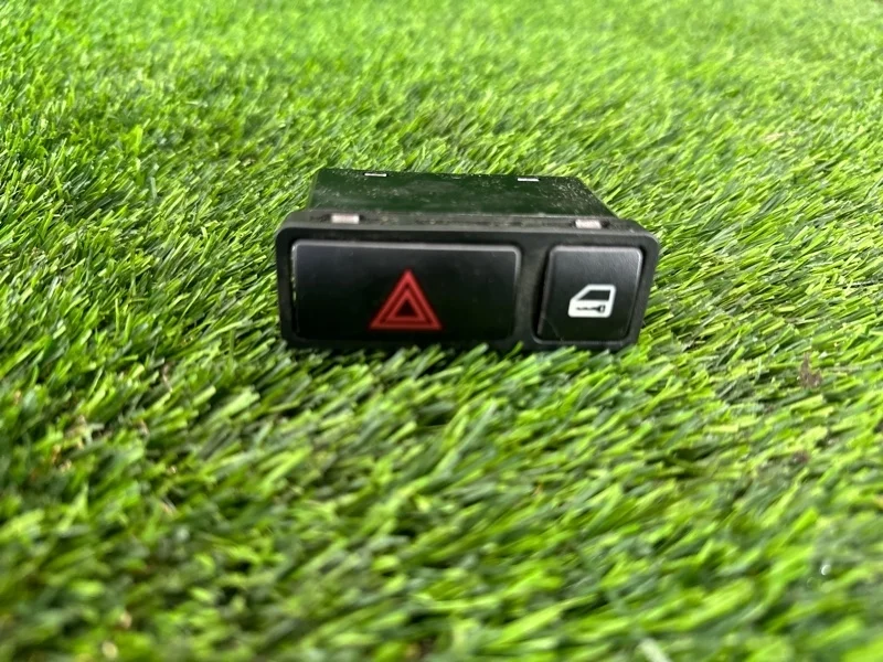 Кнопка аварийной сигнализации BMW X5 2006 61318368920 E53 M54B30