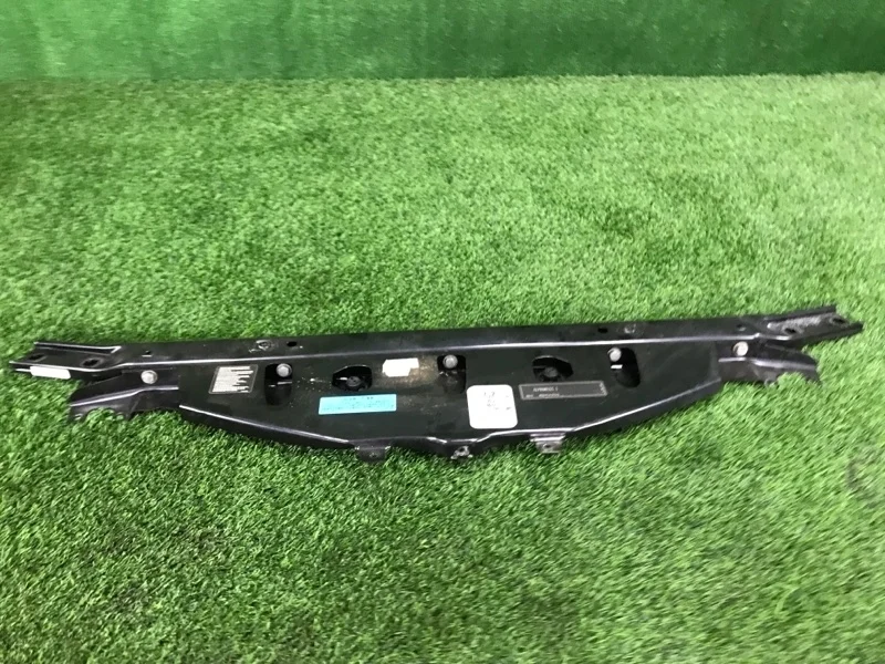 Планка радиатора BMW 5 2011 51647200690 F11 N52B25, передняя