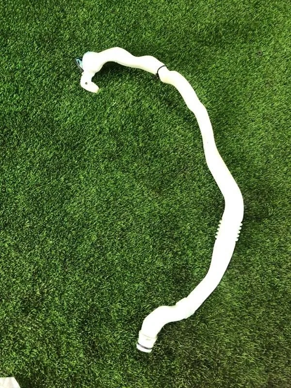 Горловина бачка стеклоомывателя BMW 5 2011 61667203270 F11 N52B25