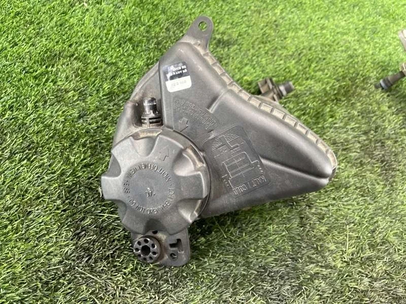 Бачок расширительный BMW 5GT 2013 17137601949 F07 N57D30