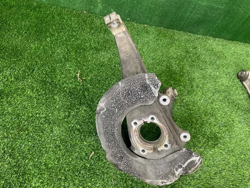 Кулак поворотный Bmw 5Gt 2013 31216777749 F07 N57D30, передний левый