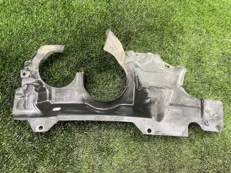 Кожух рулевой колонки BMW X1 2013 51712990818 E84 N47D20, передний правый