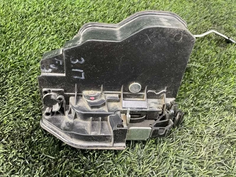 Замок боковой двери BMW 5GT 2013 51227229460 F07 N57D30, задний правый