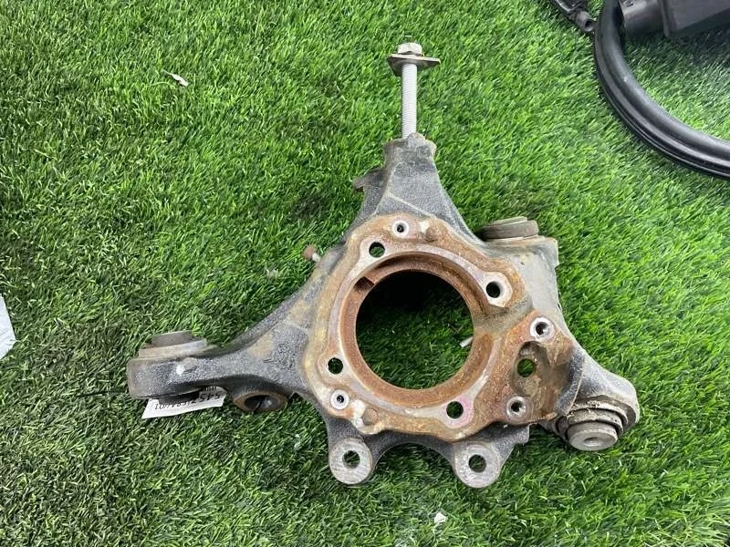 Кулак поворотный BMW X1 2013 33326788049 E84 N47D20, задний левый