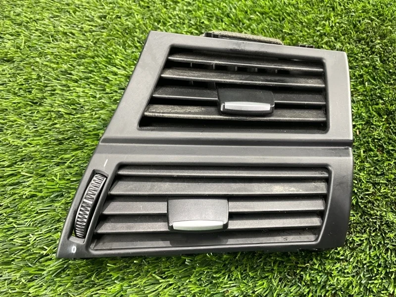 Воздуховод салона BMW X5 2008 64227161804 E70 N52B30, передний правый