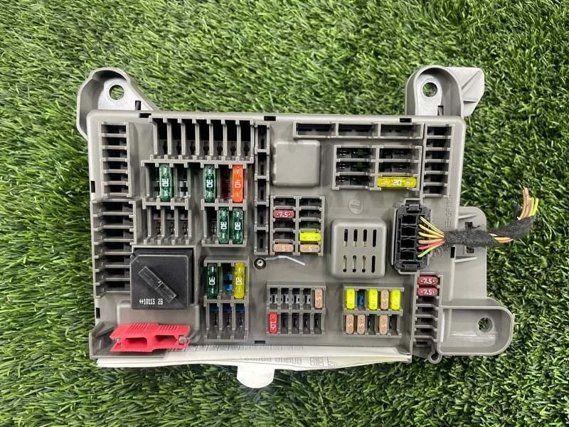 Блок предохранителей BMW X5 2010 61146931687 E70 N55B30, задний