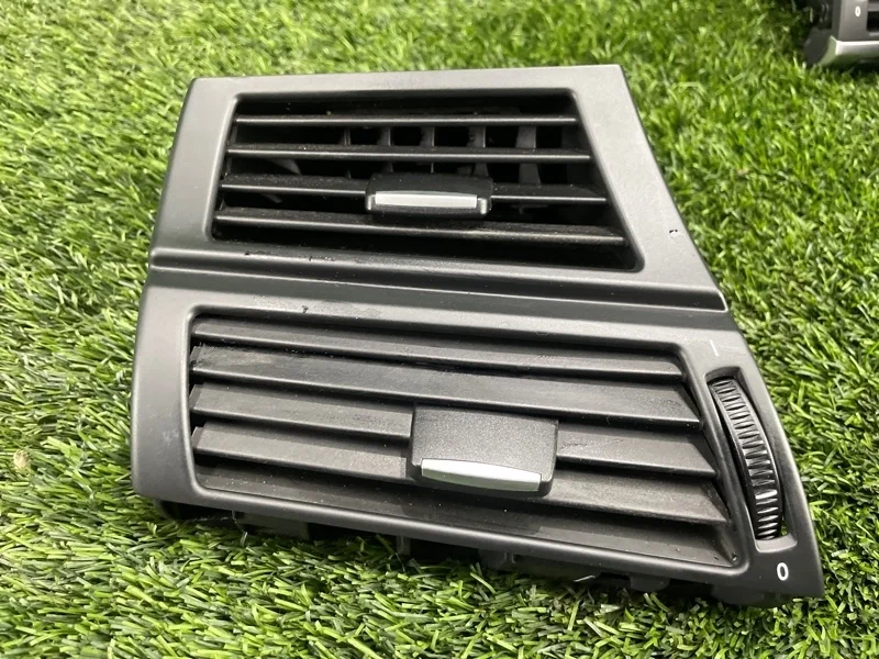 Дефлектор воздушный BMW X5 2008 64227161803 E70 N52B30, передний левый