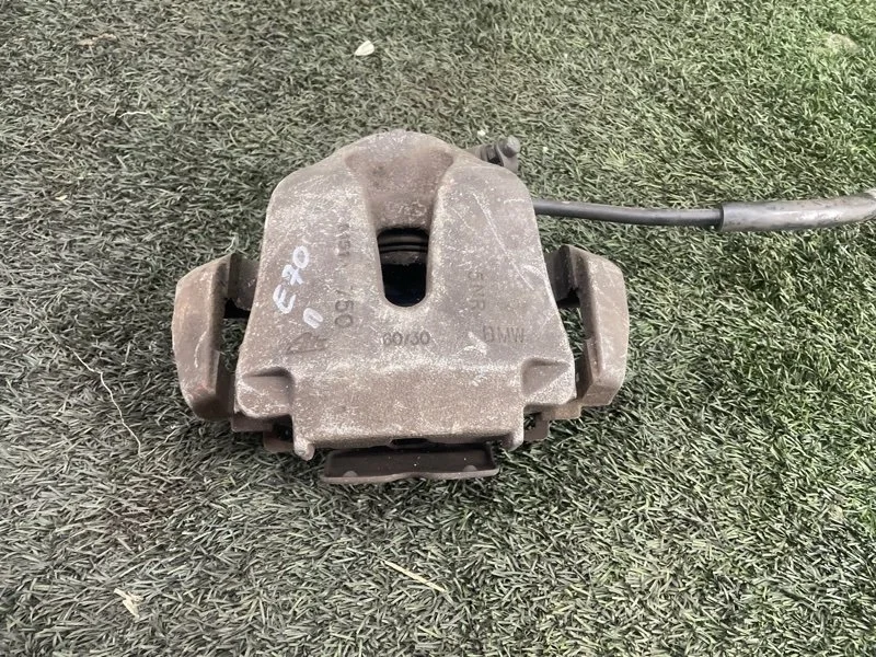 Суппорт тормозной BMW X5 2008 34116776784 E70 N52B30, передний правый